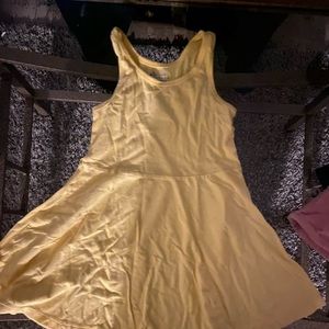 Nice yellow dress